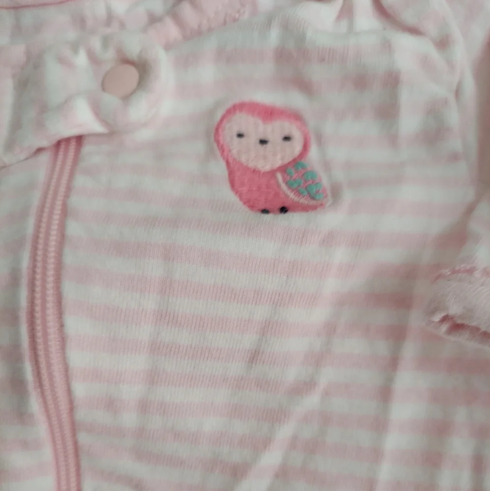 🎁 10/$25- Carter's pink and white sleeper, 3 months, owl